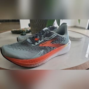 New without Box - Brooks Hyperion Max Men's Size 9